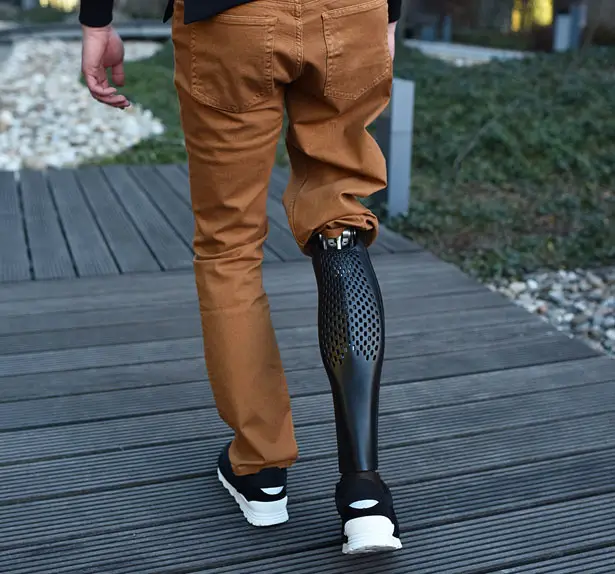 3d Printed Prosthetic Leg Cover Features Beautiful Form Of Athletic Leg