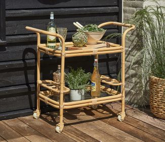 Carlo Rattan Outdoor Bar Cart – A Classic Bar Trolley for Outdoor Space