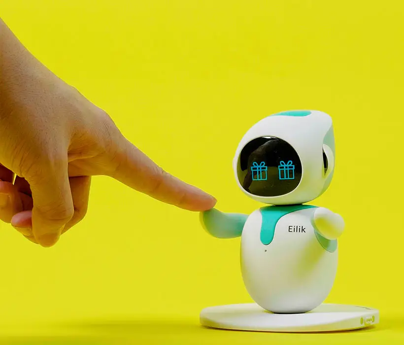 EILIK Bot - Cute Little Companion Robot on Your Desktop with