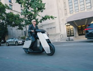 Infinite Machine P1 Electric Scooter for Exploring The Urban Environment