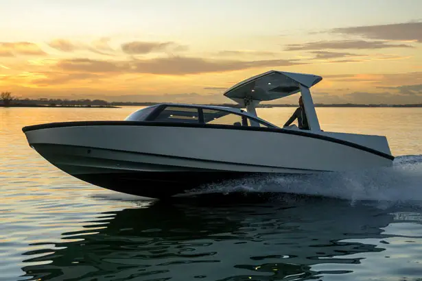 Limousine Yacht Tender Features Two Separately Actuated Roofs
