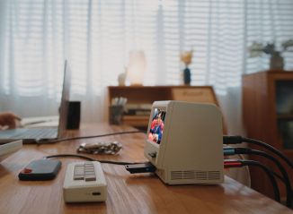 Raycue 128K – Cool Retro Dock with Customized Display Gives Retro Vibe on Your Desk