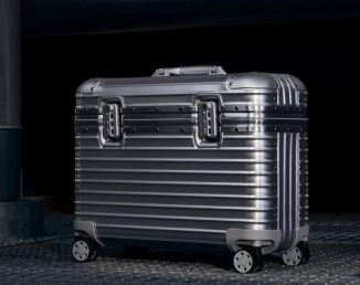 Rimowa Pilot Case with Distinctive Grooves for Stylish Business Traveler
