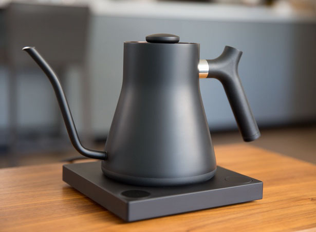https://www.tuvie.com/wp-content/uploads/stagg-ekg-electric-pour-over-kettle-for-coffee-lovers6.jpg