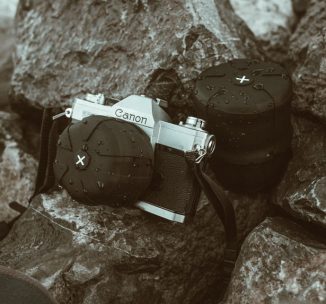 Universal Lens Cap 2.0 – One Lens Cap for Every Camera with Element Proof