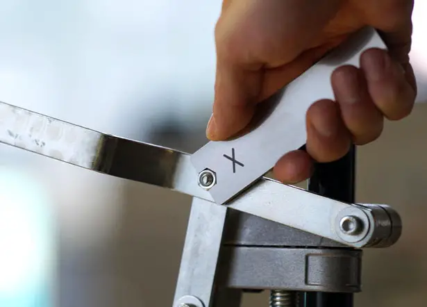Wrench Aesthetics : A Set of Minimalist Wrenches You Can Carry In Your Pocket