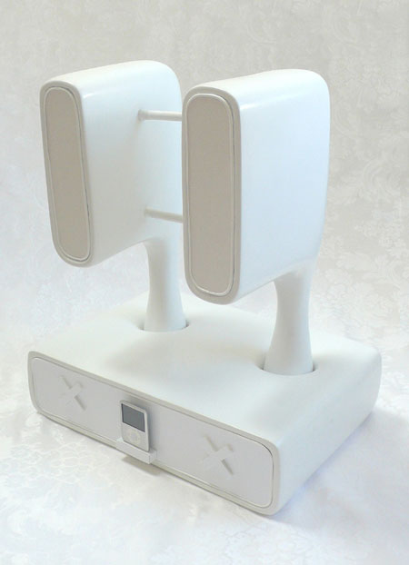 “Yo” : MP3 Player Dock with Removable Speakers