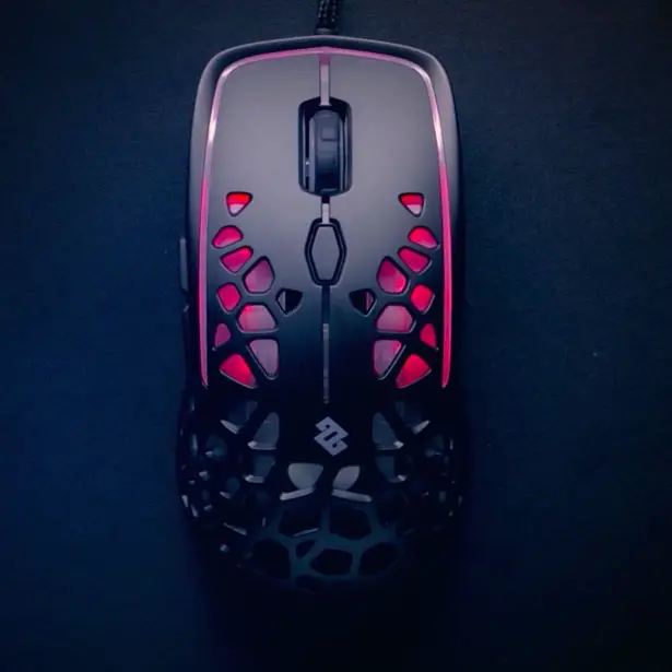 zephyr gaming mouse with active palm cooling
